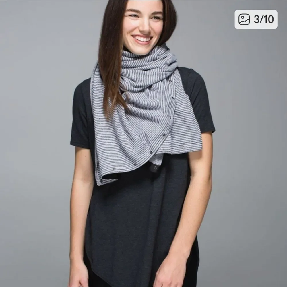 lululemon athletica Heathered Gray Convertible Scarf(213)